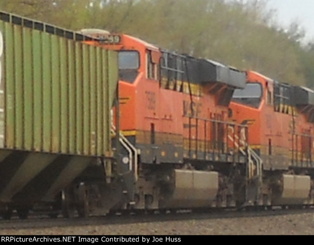 BNSF 7589